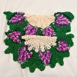 Crochet Grape and Leaf Pattern Topper
